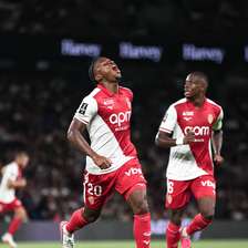 Mônaco vence PSG de virada no reencontro de Filipe Luís e Luis Enrique