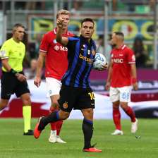 Com dois de Lautaro, Inter de Milão vira jogo sobre Napoli pelo Campeonato Italiano