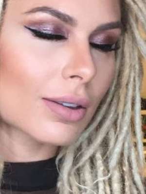 Mendigata abandona os dreads e muda totalmente o visual