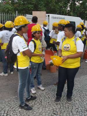 vc repórter: ação no Rio ensina mulheres a trabalhar na ...