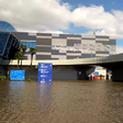 Aeroporto de Porto Alegre está com 2 metros de água e bichos mortos