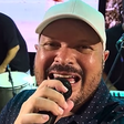 Morre Adriano Alves, cantor da Banda Bereguedê, aos 42 anos