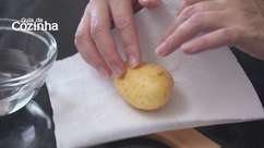 Aprenda a cozinhar a batata no micro-ondas