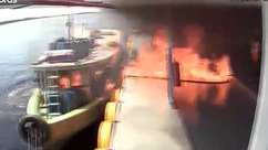Homem corre e mulher pula em rio após barco explodir e ...
