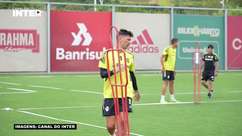 INTERNACIONAL: 'Cacique' Medina comanda treino com bola no Parque Gigante