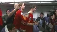 Jogadores fazem festa no voo para Madri; confira