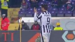Atacante da Juventus provoca torcida rival após expulsão
