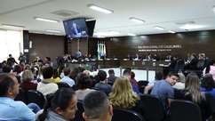 Sessão debate reajuste do salário dos servidores da Câmara de Vereadores de Cascavel