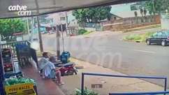 Vídeo: motorista provoca acidente e foge sem prestar socorro no bairro Periolo em Cascavel