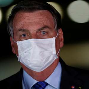 Bolsonaro diz que passará por cirurgia para remover cálculo