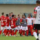 Flamengo leva golaços do Vila Nova e abre 2017 com derrota