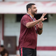 Diego Souza recebe suspensão preventiva por usar licença de técnico falsificada