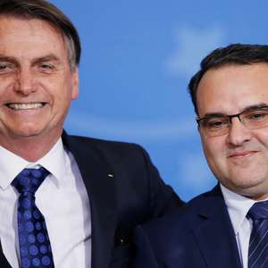 Jorge Oliveira é exonerado de ministério e nomeado ao TCU