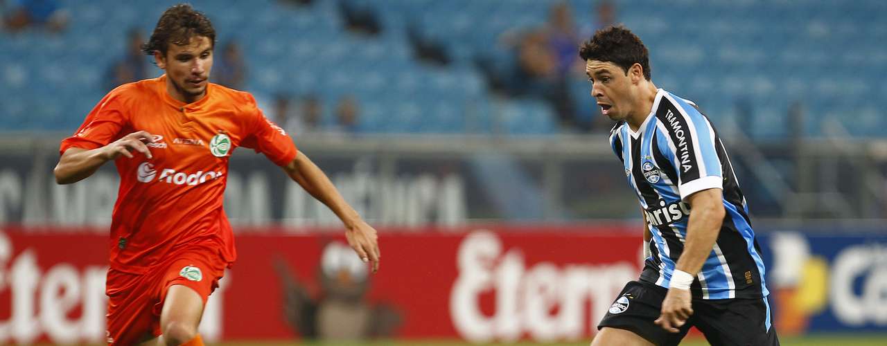 De volta, Giuliano vira esperança gremista para Gre-Nal