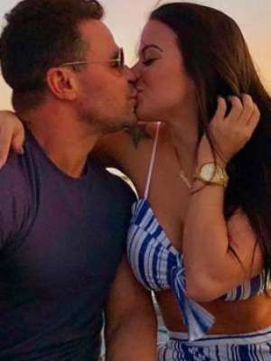 'A Fazenda': Eduardo Costa faz campanha por eliminação de ex