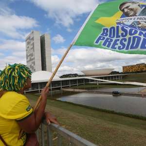 Apoiadores de Bolsonaro fazem ato contra Moro e Congresso