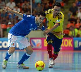 Campeão mundial e eleito melhor do mundo, Neto anuncia aposentadoria do  futsal em 2023, futsal