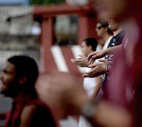 Torcedores do Juventus revelam paixão pelo futebol raiz nos jogos na Rua  Javari