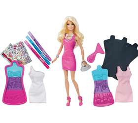 Com vestido de Led ou de princesa, Barbie conquista meninas