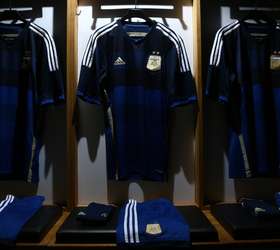 Com México rubro-negro, fornecedora divulga uniformes 2 de equipes