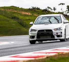 Lancer Evolution X é carro de rua com DNA de corrida