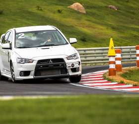 Lancer Evolution X é carro de rua com DNA de corrida