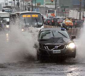 vc repórter: chuva coloca SP em atenção e fecha Congonhas