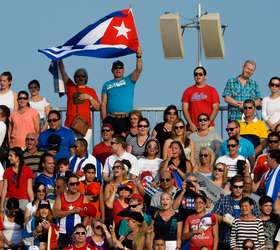 No beisebol, torcida cubana fala de igual pra igual com EUA