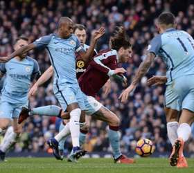 Chelsea deixa Burnley empatar e dá chance para Liverpool se aproximar -  Superesportes