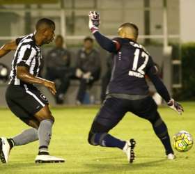 Ex-Botafogo, Ribamar é oferecido, mas valores afastam negócio