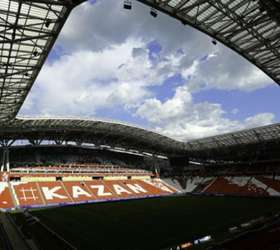 Único fora da Rússia, estádio erguido no pântano é inaugurado para a Copa