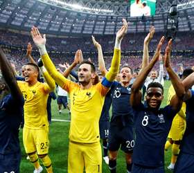 França goleia a Croácia e é bicampeã 20 anos após título em casa - Gazeta  Esportiva