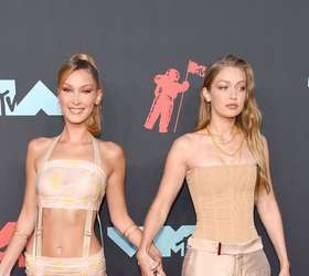 Dna Fashionista Irmãs Gigi E Bella Hadid Combinam Looks