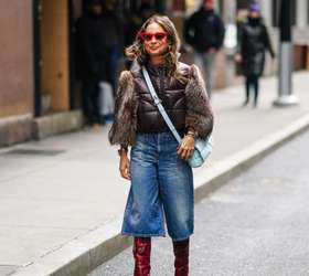 vestido jeans com bota cano longo