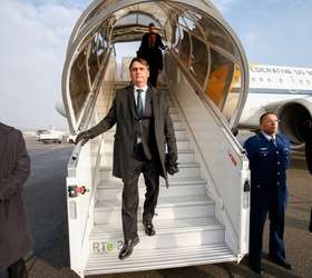 Um tour pela suíte de Jair Bolsonaro no avião presidencial