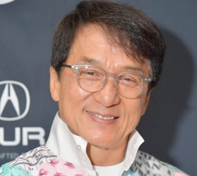 Abandono, pobreza, filhos rebeldes: vida de Jackie Chan parece filme