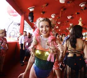 Galo da Madrugada: mais de 2 milh&otilde;es de foli&otilde;es s&atilde;o esperados em desfile no  Recife