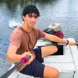 Jovem pega barco todo dia para chegar até à academia em Alter do Chão, no Pará