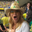 Virginia vai à loucura com gol do Brasil e mostra reação da torcida brasileira