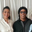 Quem é Ingryd Guadagnin, comissária que namora Ronaldinho Gaúcho há 5 anos
