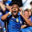 Estêvão segue promovendo remédio proibido mesmo após chegar ao Chelsea