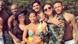 Bruna Marquezine e Neymar aparecem abraçados no réveillon