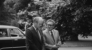 Você sabia que Henry Kissinger é um vilão canônico em Assassin's Creed?