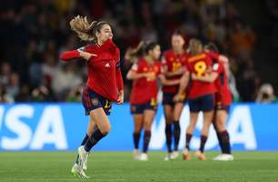 Heroína da Espanha fez homenagem para mãe de amiga na comemoração do gol do título