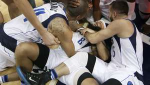 Mavericks se imponen a Kings en 2 prórrogas