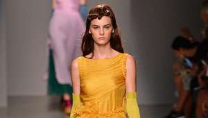 ROCHAS desfila na semana de moda de Paris Verão 2017 ...