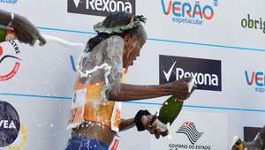 Queniana campeã olímpica no Rio vence a São Silvestre