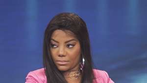 Ludmilla recusa foto com fã, e menina chora em procissão