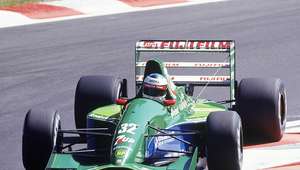 Schumacher completa 48 anos; relembre primeira prova na F1