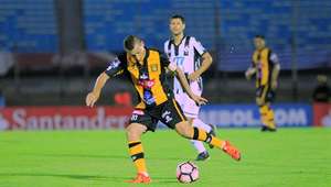 Strongest vence e dá passo importante rumo a grupo do Santos